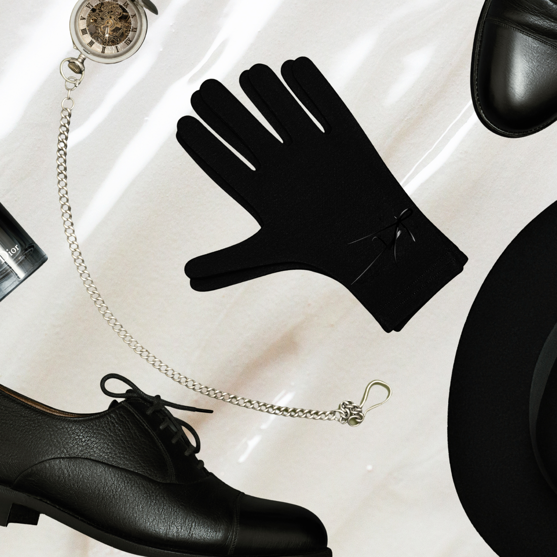 Premium bamboo wellness gloves for men with sensitive, eczema-prone and dry skin, lightweight, breathable, hypoallergenic and temperature-regulating hand-care gloves designed for comfort, moisturising rituals and daily wear; soft, silky, second-skin fabric that soothes irritation and supports skin health with elegant style.