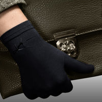 KALMTHREAD breathable organic bamboo soft gloves for sensitive skin, designed to bring comfort to adults and children with dry or eczema-prone hands